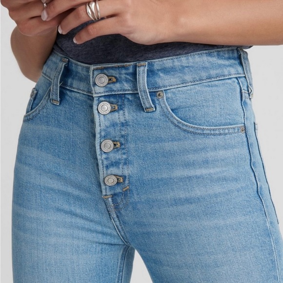 Lucky Brand Bridgette Crop Flare in blue corduroy. Size 28 (6) - Picture 8 of 10